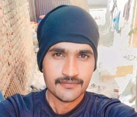 Raj, 26, Pune