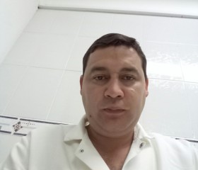Carlos, 39, Nemby