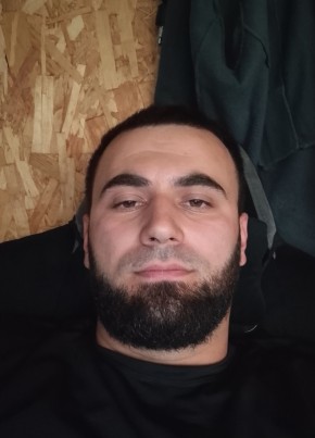 Арсен из Матвеев Кургана 29 лет