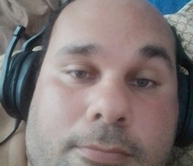 Victor, 37, Bayamon