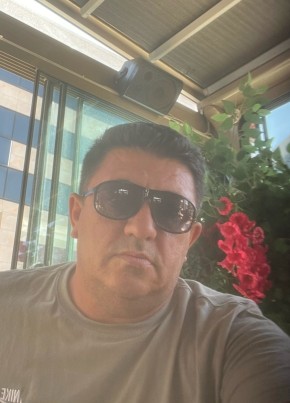 Hace, 52, Türkiye Cumhuriyeti, Başakşehir