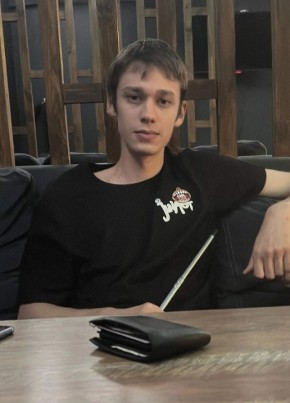 Максим из Тихорецка 22 года