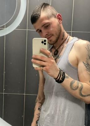 Денис из Королёва 24 года