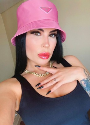Yvonne, 39, Canada, Montreal