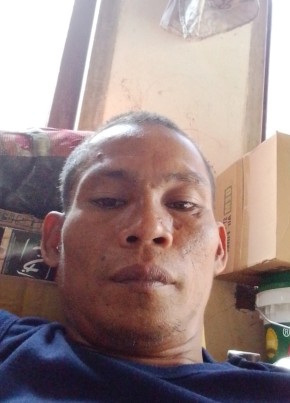 Linus Ngaol, 36, Indonesia, Kualatungkal