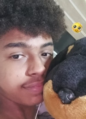 Gustav из Niterói 18 лет