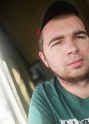 Максим, 29, Россия, Кувшиново