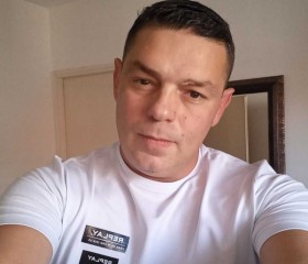 Vano, 44, Rishon LeZiyyon