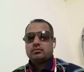 Alamgir, 18, Dhaka