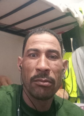 يوسف انا