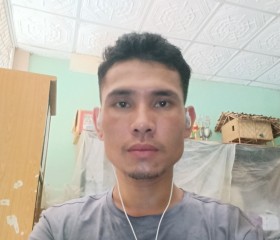 VIP William, 18, Loikaw