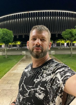 Антон из Гостагаевскаи 44 года