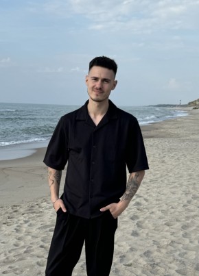 Илья из Смоленска 23 года