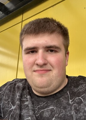 Данил из Находки 18 лет