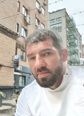 Илья из Москвы 36 лет