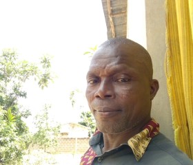 Bimalos, 62, Cotonou
