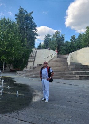 Валера, 68, Россия, Москва