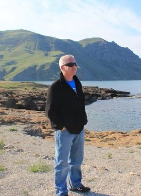 Michael, 60, Isle of Man, Douglas, Isle of Man