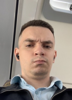 Кирилл из Москвы 24 года