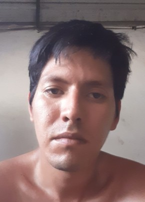 Javier Andrés, 44, República del Ecuador, Piñas