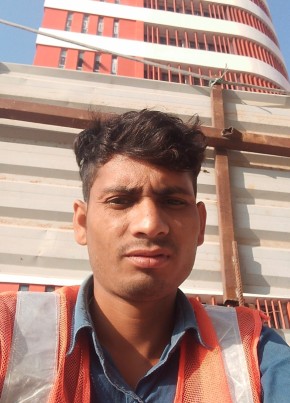 ALOMGIR SK, 19, India, Dhulian
