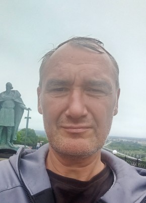 Роман из Владимира 46 лет