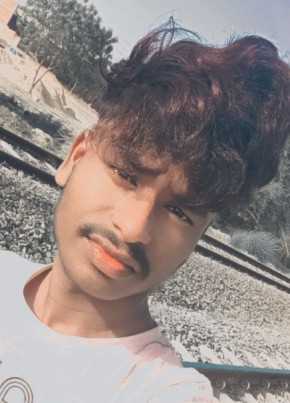 Rajrajbhar, 18, India, Lucknow