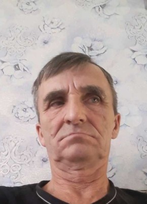 Илья, 67, Россия, Омск