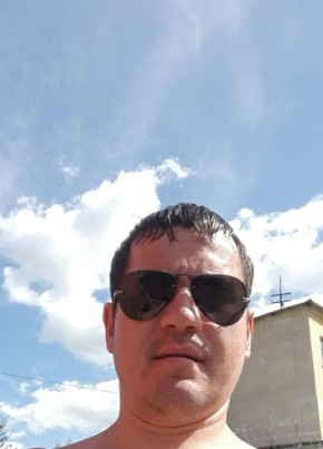 Александр , 40, Россия, Усть-Омчуг