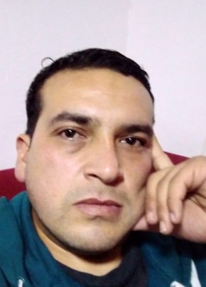 Roberto Arias, 37, República de Chile, Santiago de Chile