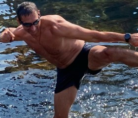 Anton, 49, Moscow