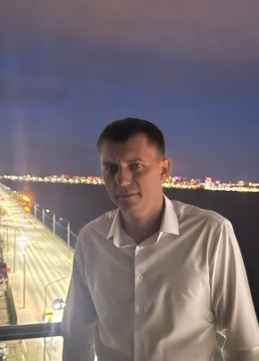 Максим из Воронежа 37 лет