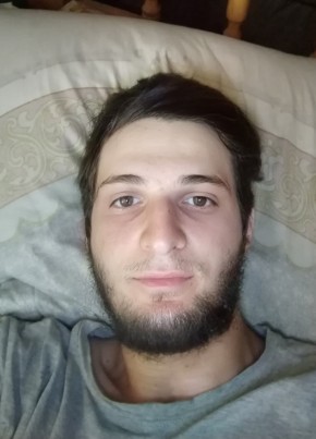 Адам из Волгограда 22 года