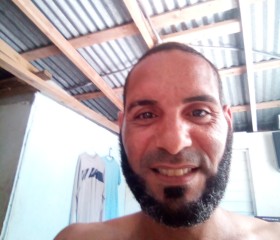 Miguel, 42, Bayamon