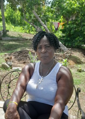 Myra-queen, 60, Jamaica, Kingston