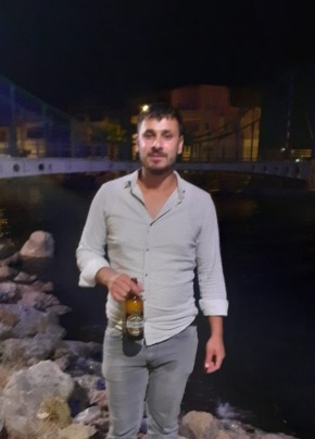 Erol , 26, Türkiye Cumhuriyeti, Edremit (Balıkesir)