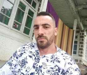 Catalin, 36 лет, București