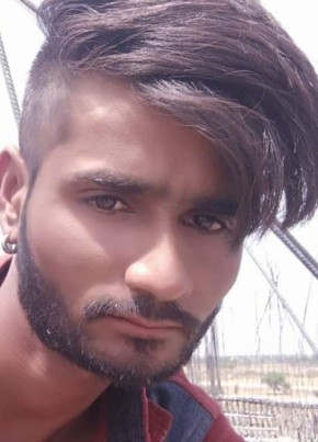 Raju, 18, India, Ahmedabad