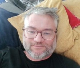 Steve, 50, Burgess Hill