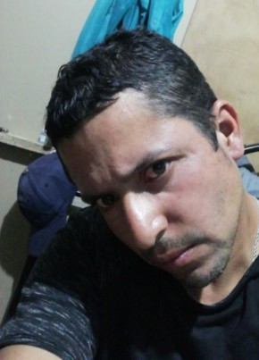 Julio Badilla, 41, República de Costa Rica, San José (San José)