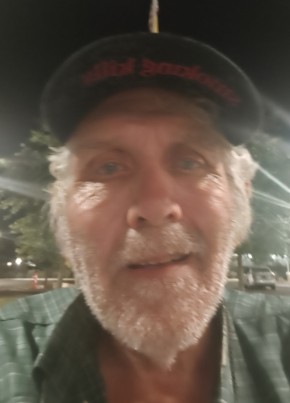 Derek из Albuquerque 67 лет