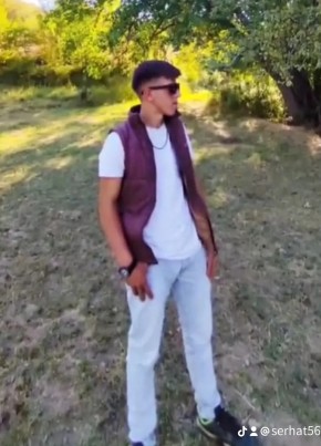 Serhat из Hizan 18 лет