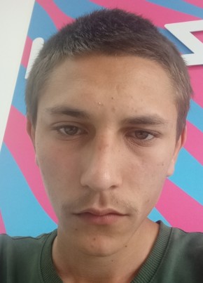 Роман из Владимира 18 лет