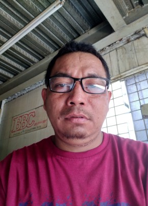 Ganyot sunyoto, 44, Indonesia, Pasarkemis