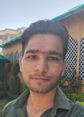 Mohit Kumar, 18, India, Bisalpur