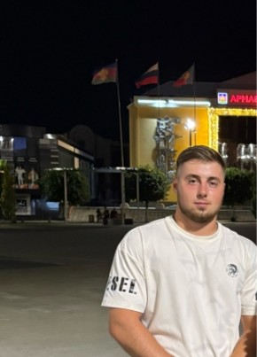Юрий из Саратова 24 года