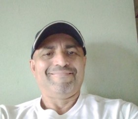 Luis, 44, Candelaria