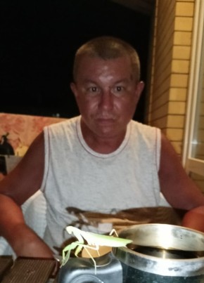 Денис из Екатеринбурга 49 лет