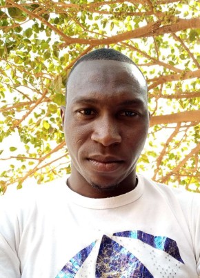 Issouf compaore, 28, Burkina Faso, Ouagadougou