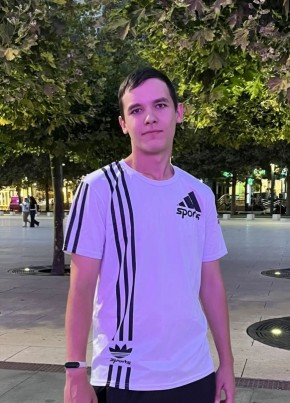 Володя из Краснодара 18 лет